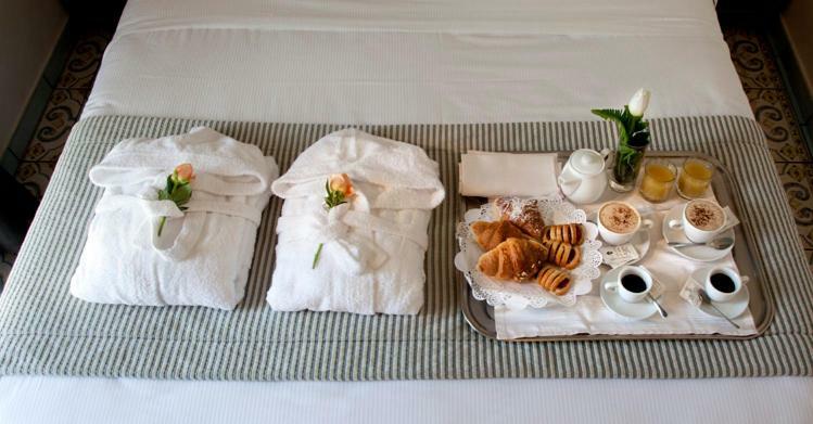 Double Room,1367732837:JPEG
